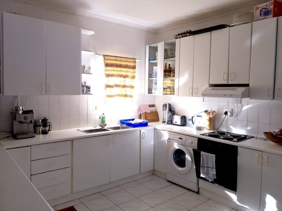 2 Bedroom Property for Sale in Vredehoek Western Cape
